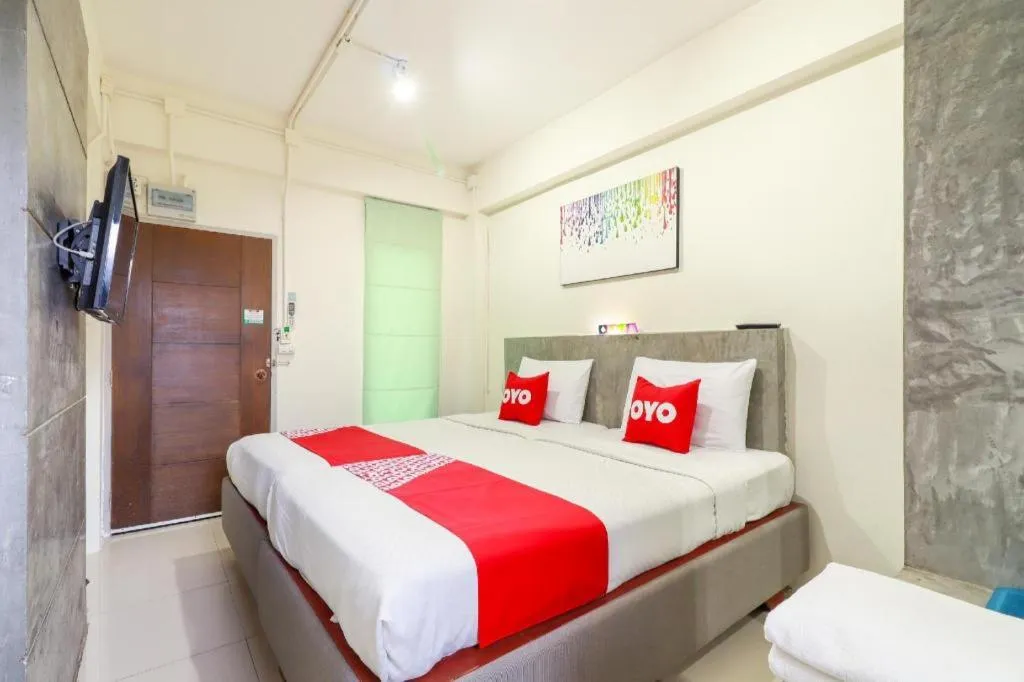 Bed in OYO 412 7 Days Hotel