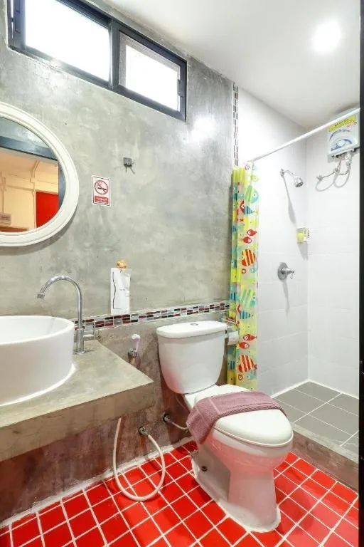 OYO 412 7 Days Hotel