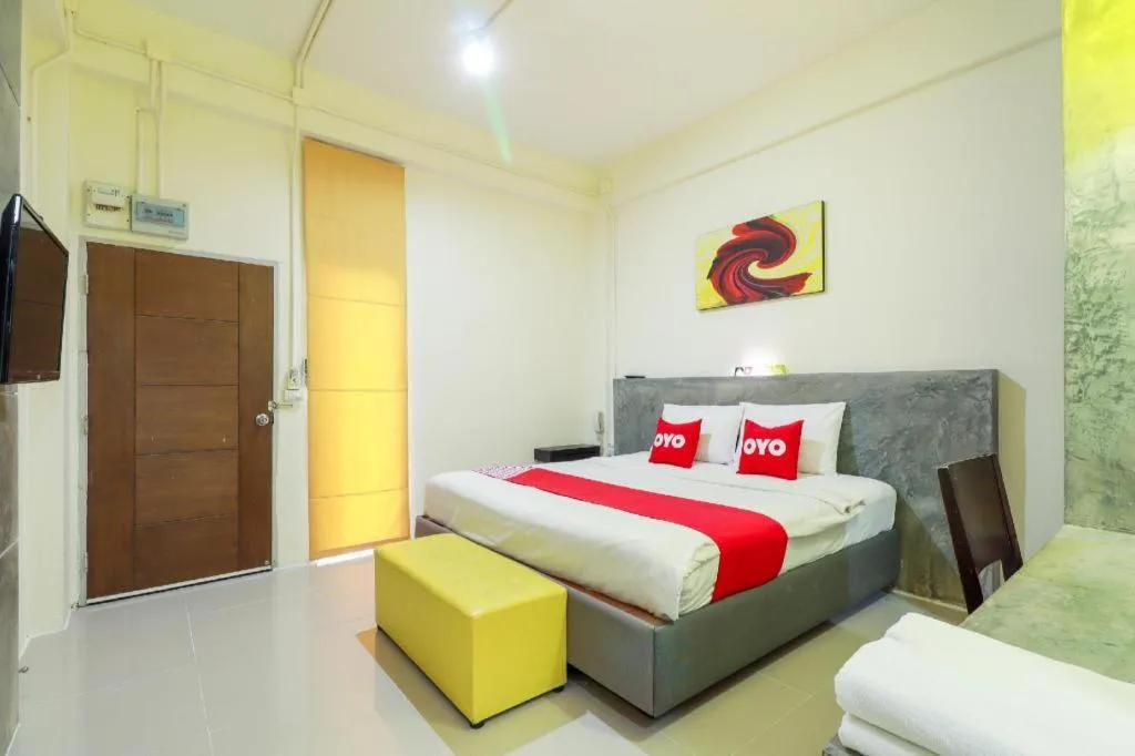 Bed in OYO 412 7 Days Hotel