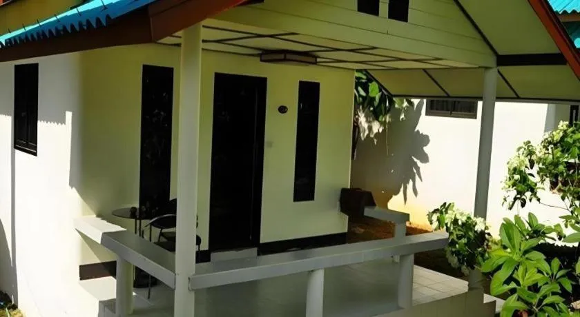 Green Cottage Beach Resort