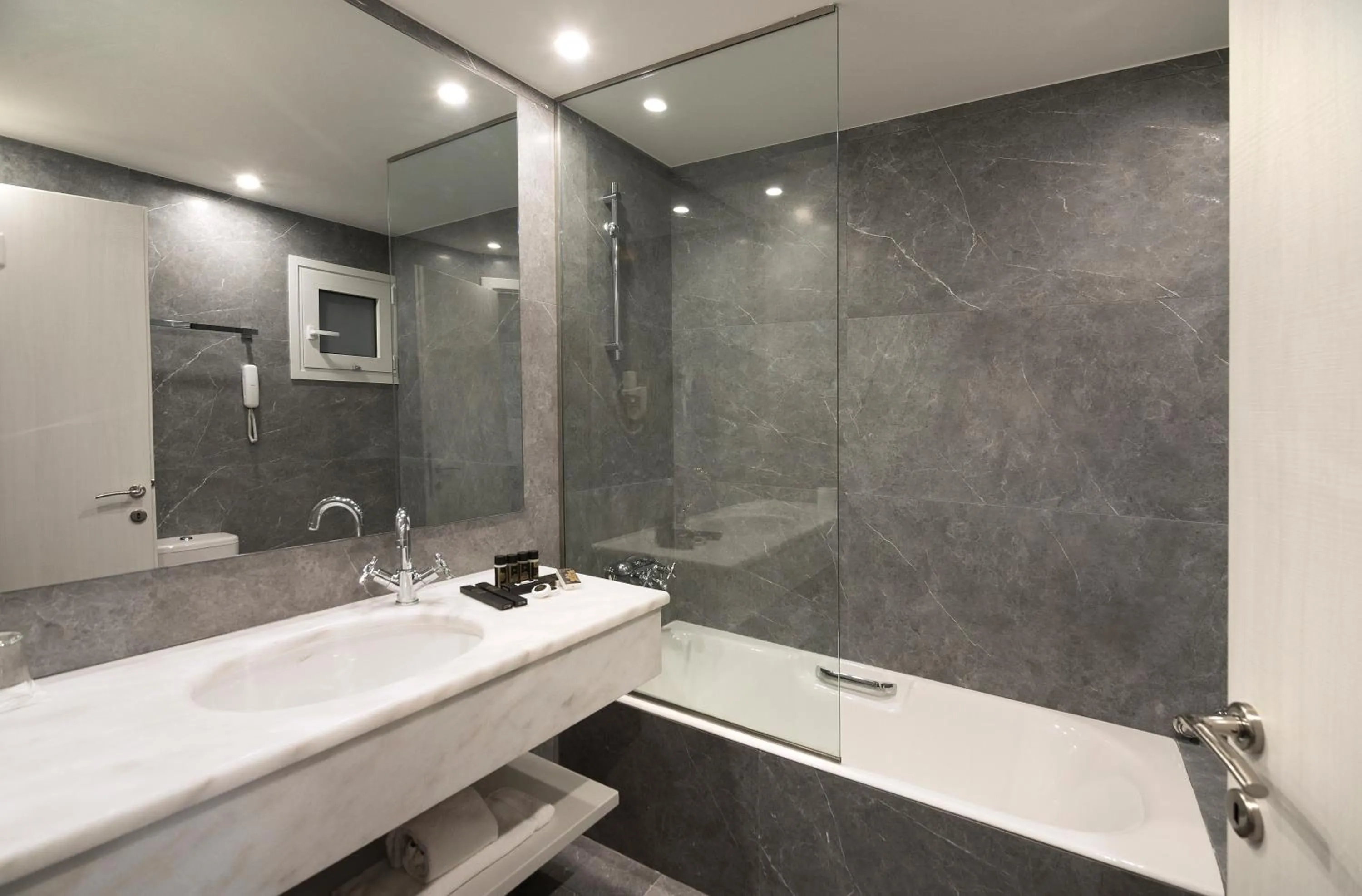 Bathroom in Astor Hotel Athens