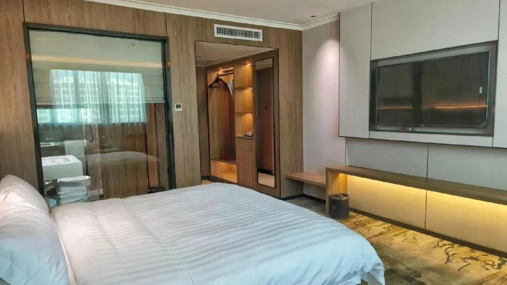 Bed in Metropolitan Hotel