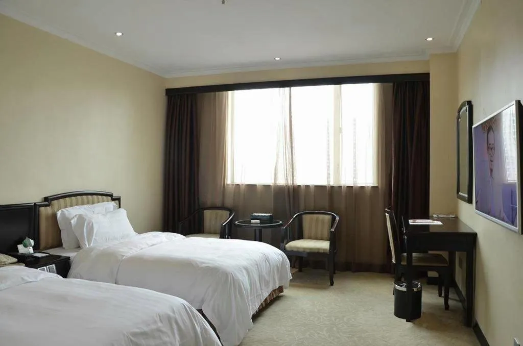 Bed in Metropolitan Hotel