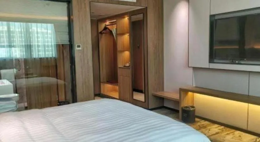 Bed in Metropolitan Hotel