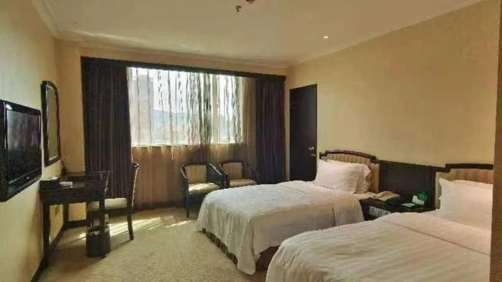 Bed in Metropolitan Hotel