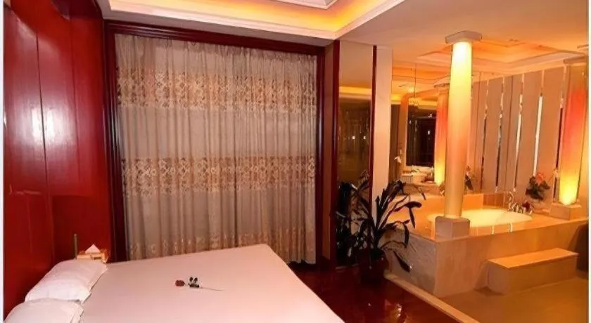 Bed in Metropolitan Hotel