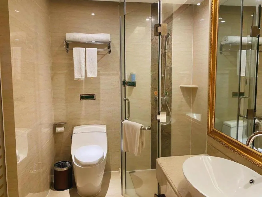 Vienna Hotel Guangdong Xinyi Jiaoyucheng River View