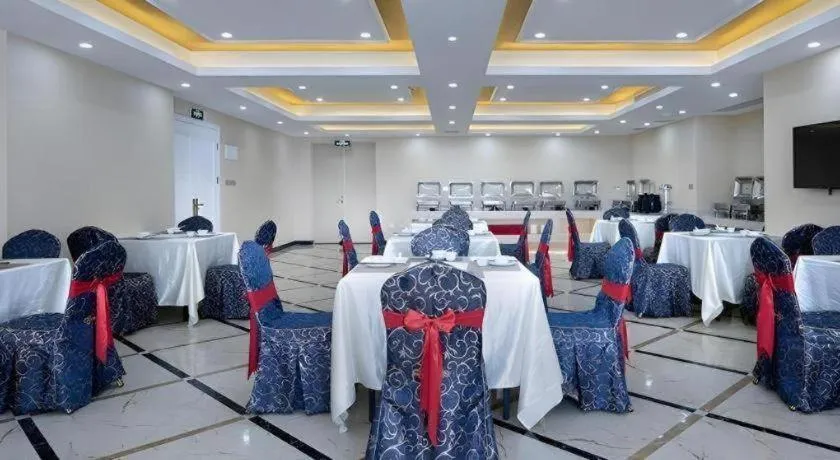 Vienna Hotel Guangdong Xinyi Jiaoyucheng River View