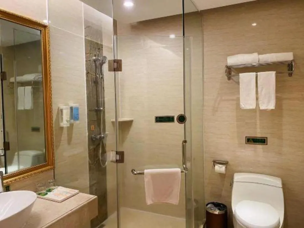 Vienna Hotel Guangdong Xinyi Jiaoyucheng River View