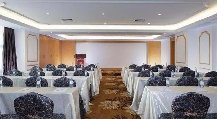 Vienna Hotel Guangdong Xinyi Jiaoyucheng River View