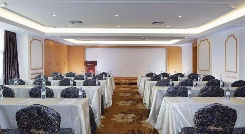 Vienna Hotel Guangdong Xinyi Jiaoyucheng River View