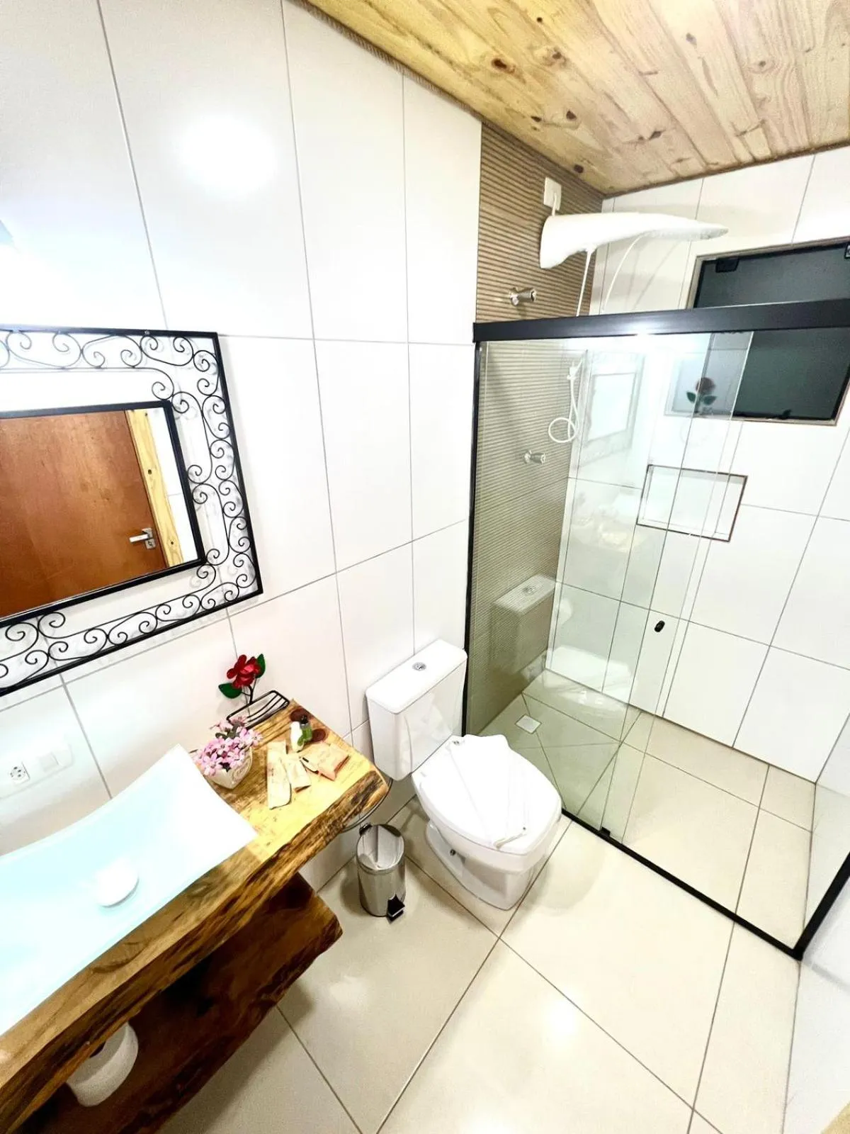 Shower in Pousada Recanto Ninho Verde Chalés