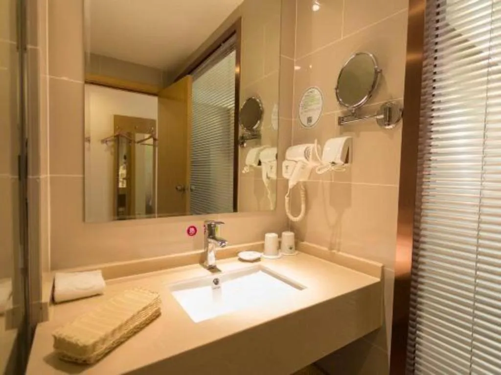 GreenTree Inn Zhangjiagang Yangshe Old Street Stadium