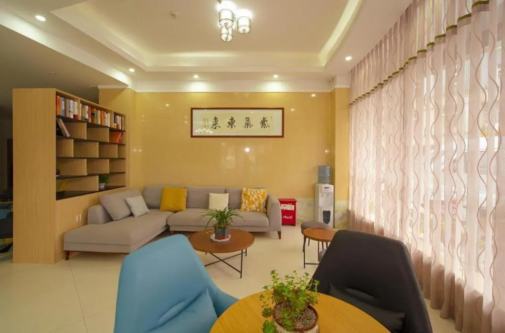 Vatica Hangzhou Linan Qianwang Street Hotel