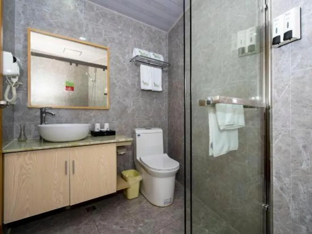 Vatica Hangzhou Linan Qianwang Street Hotel