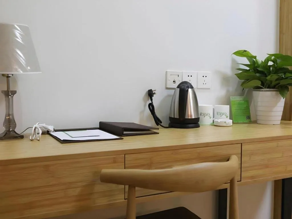 Vatica Hangzhou Linan Qianwang Street Hotel