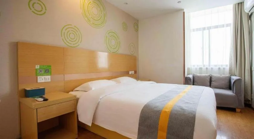 Bed in GreenTree Inn Shanghai National Convention and Exhibition Center Huaxiang Road
