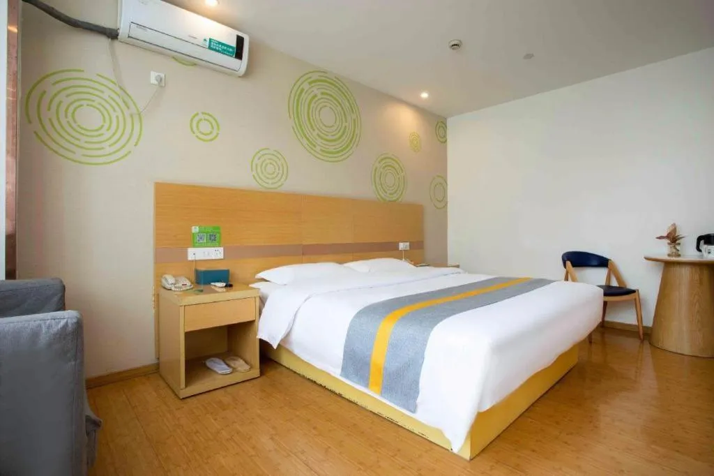 Bed in GreenTree Inn Shanghai National Convention and Exhibition Center Huaxiang Road