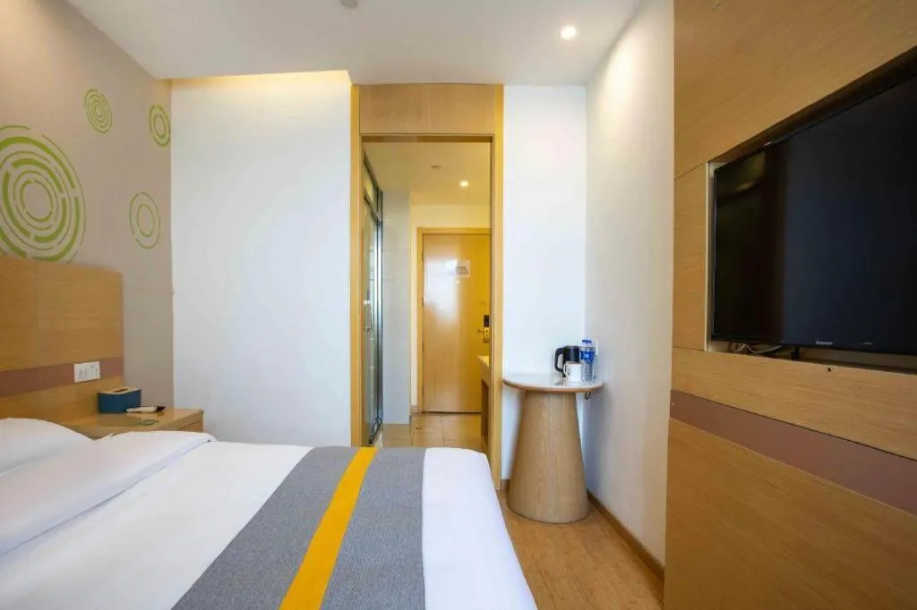 Bed in GreenTree Inn Shanghai National Convention and Exhibition Center Huaxiang Road