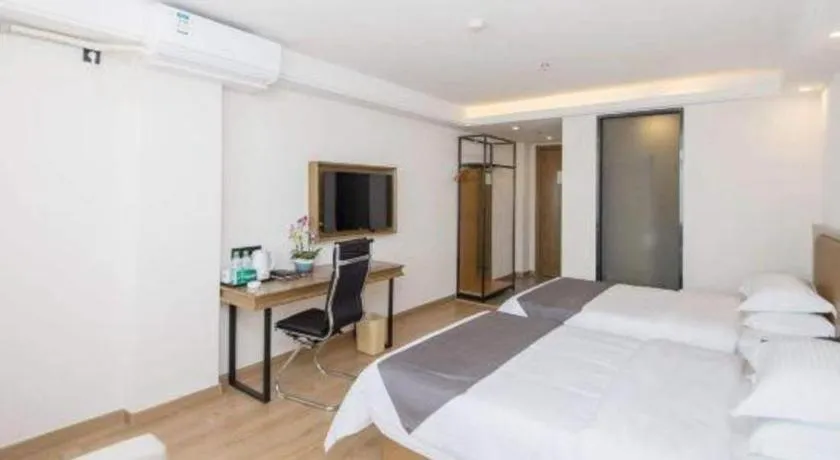 Bed in GreenTree Inn Haikou City Wuzhishan Road