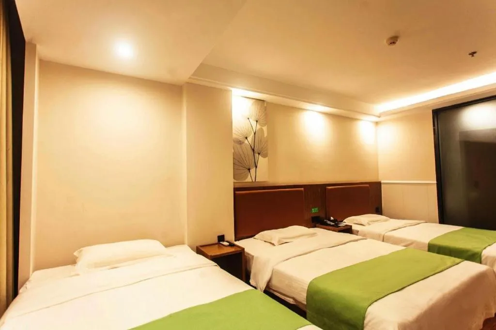 Bed in GreenTree Inn Haikou City Wuzhishan Road