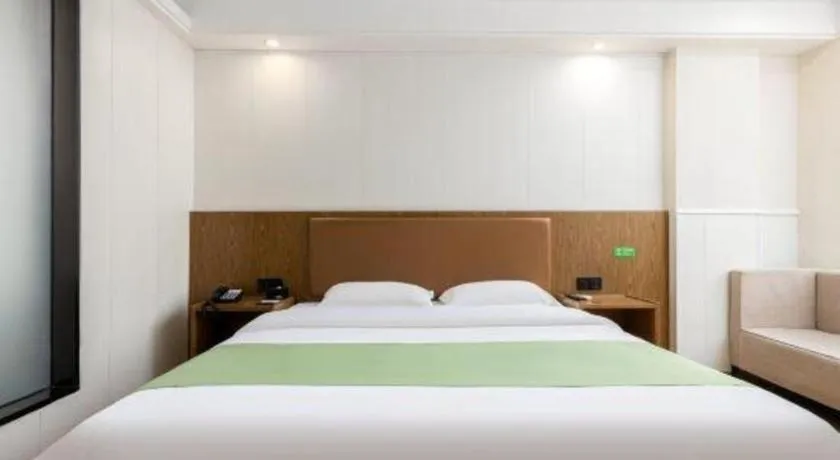 Bed in GreenTree Inn Haikou City Wuzhishan Road