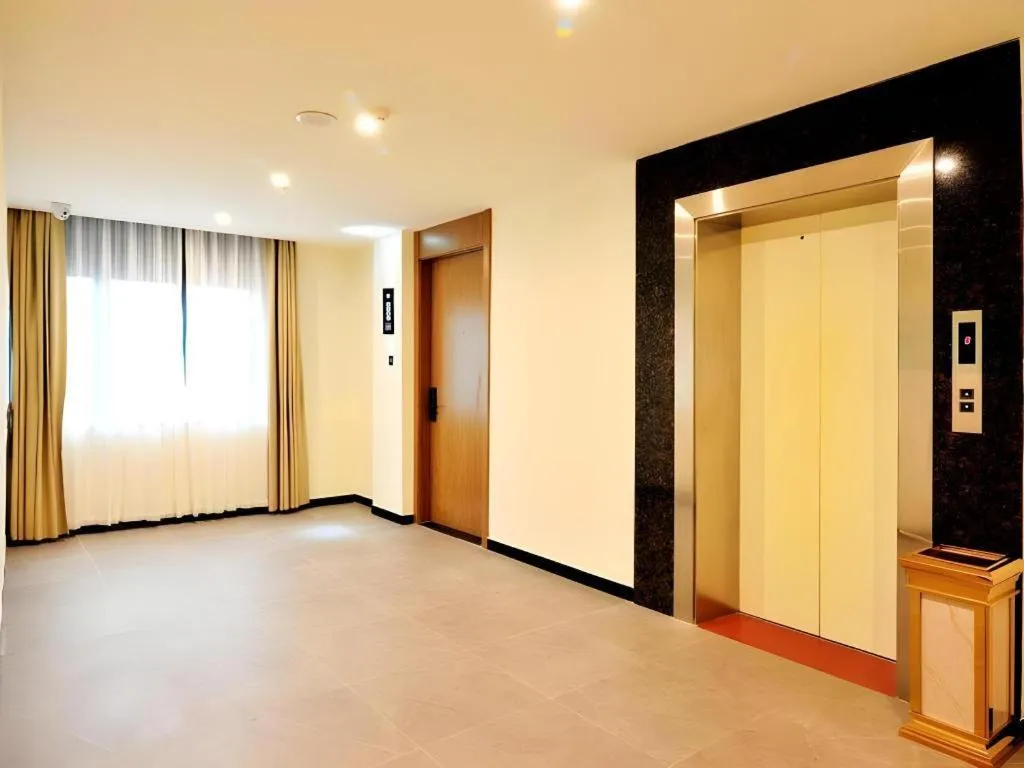 GreenTree Inn Haikou City Wuzhishan Road