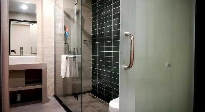 GreenTree Inn Haikou City Wuzhishan Road