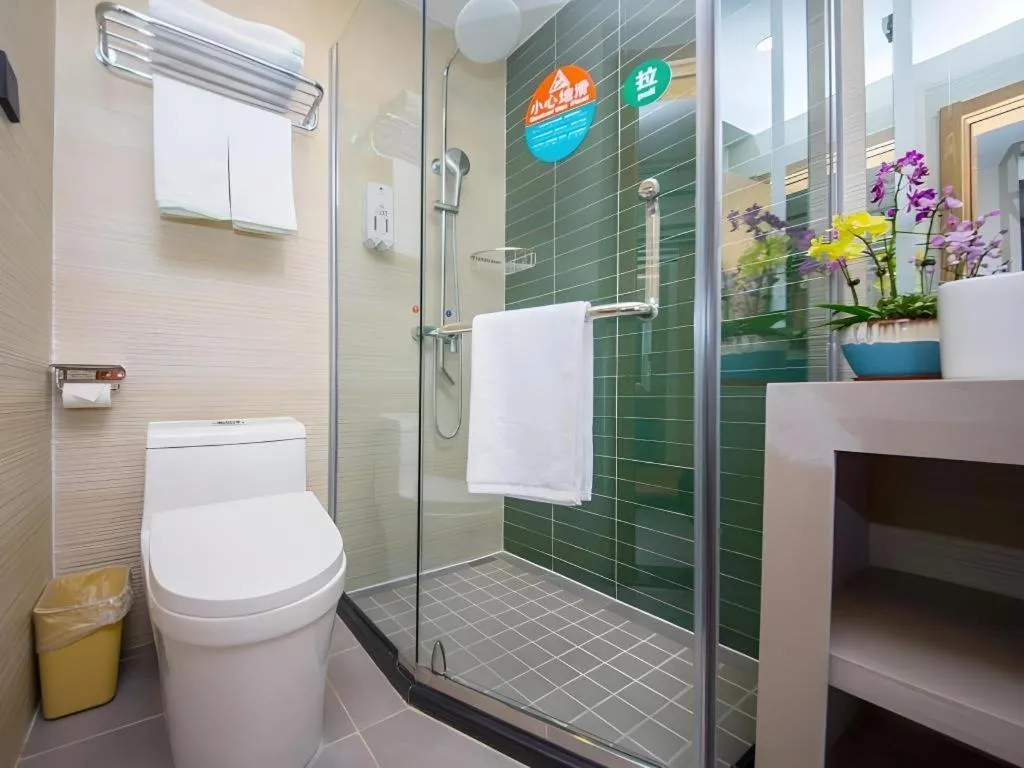 GreenTree Inn Haikou City Wuzhishan Road