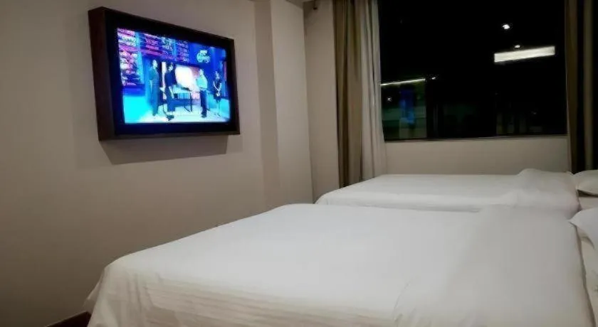 Bed in GreenTree Inn Haikou City Wuzhishan Road