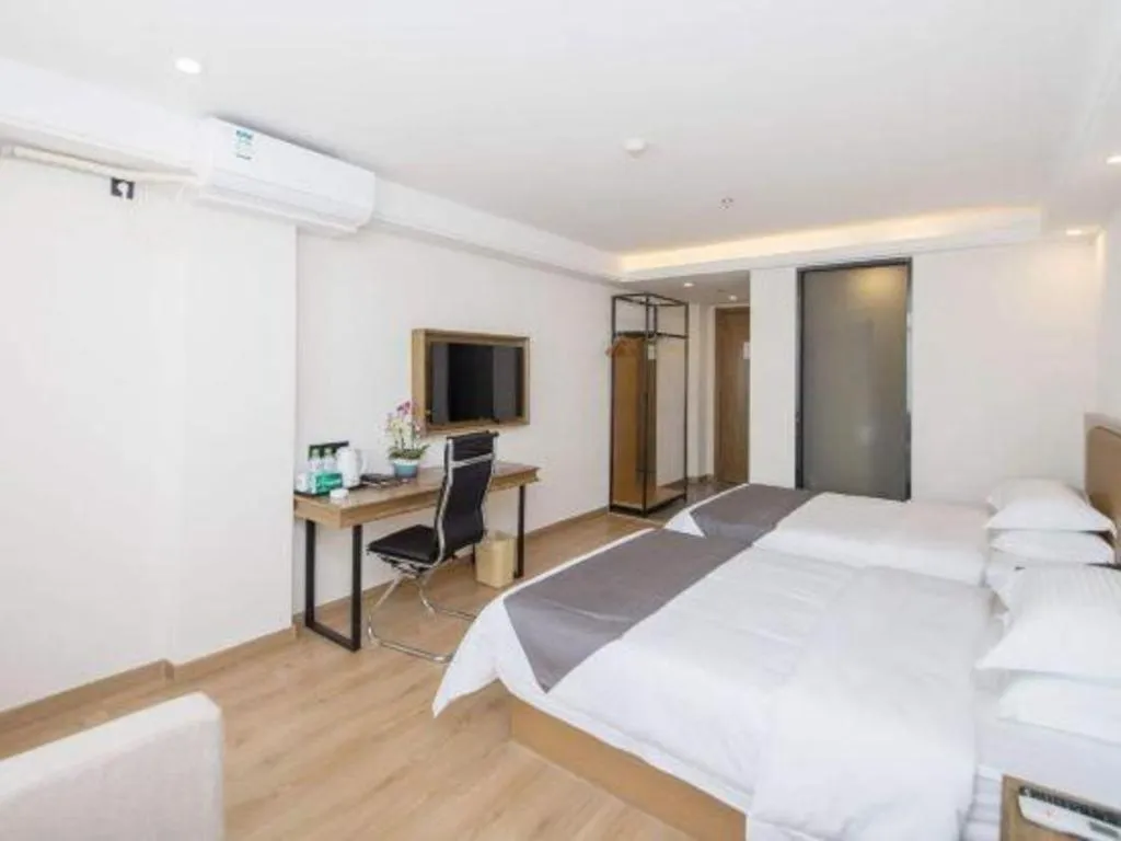 Bed in GreenTree Inn Haikou City Wuzhishan Road