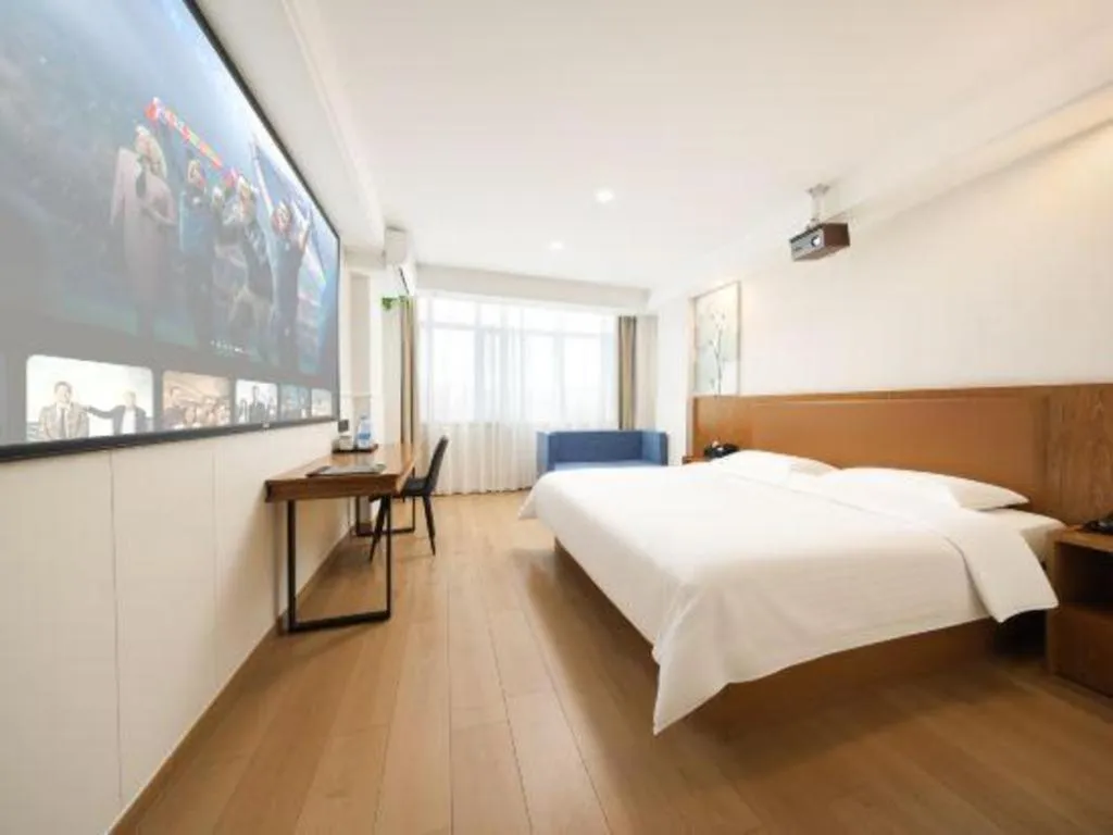 Bed in GreenTree Inn Haikou City Wuzhishan Road