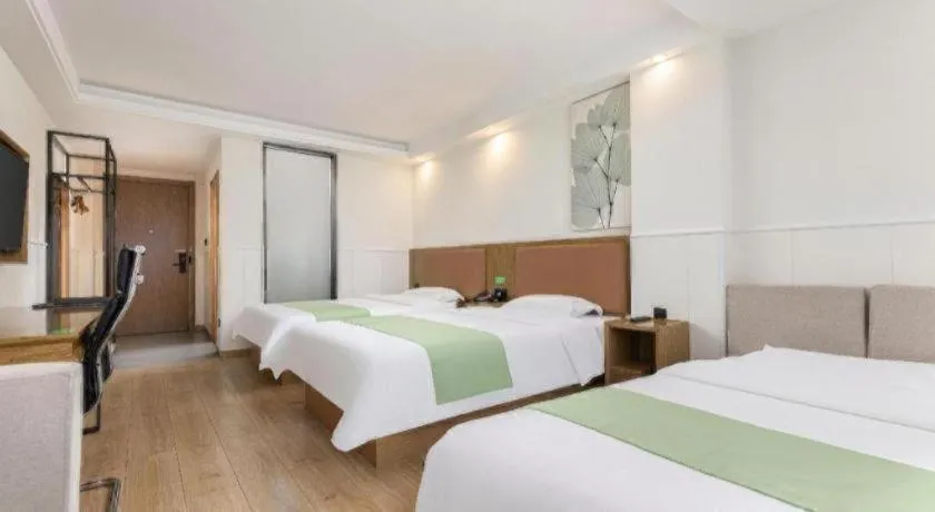 Bed in GreenTree Inn Haikou City Wuzhishan Road