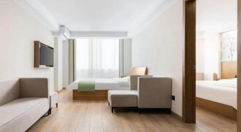 Bed in GreenTree Inn Haikou City Wuzhishan Road