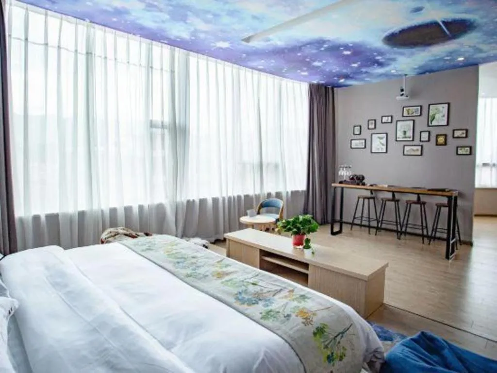 Bed in VX Dali Erhai Park Seascape Hotel