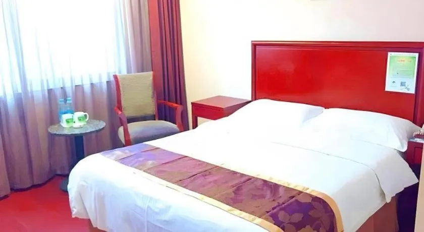 Bed in GreenTree Inn Chongqing Longhu Times Tianjie Xietaizi Metro Station