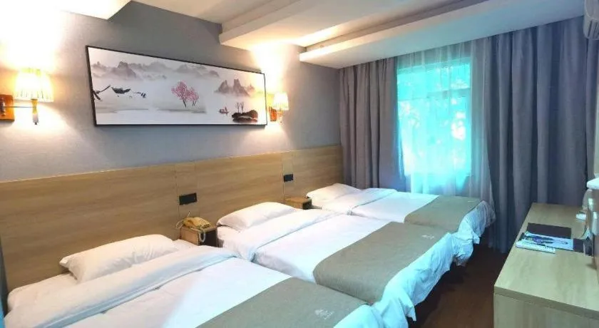 Bed in GreenTree Inn Chongqing Longhu Times Tianjie Xietaizi Metro Station