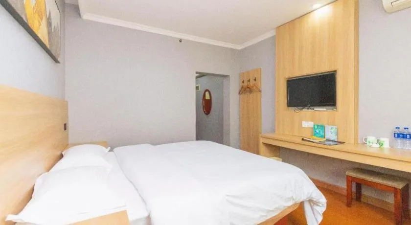 Bed in GreenTree Inn Chongqing Longhu Times Tianjie Xietaizi Metro Station