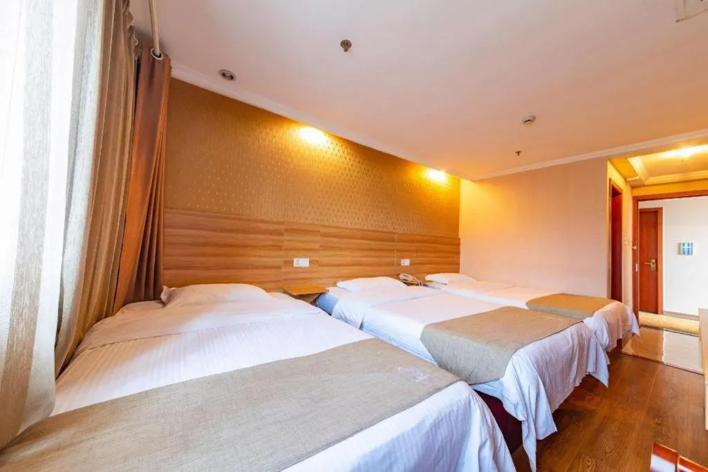 Bed in GreenTree Inn Chongqing Longhu Times Tianjie Xietaizi Metro Station