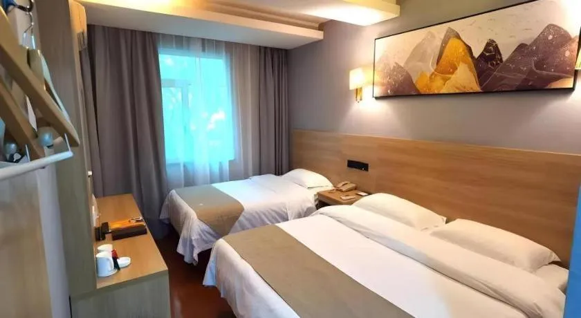 Bed in GreenTree Inn Chongqing Longhu Times Tianjie Xietaizi Metro Station