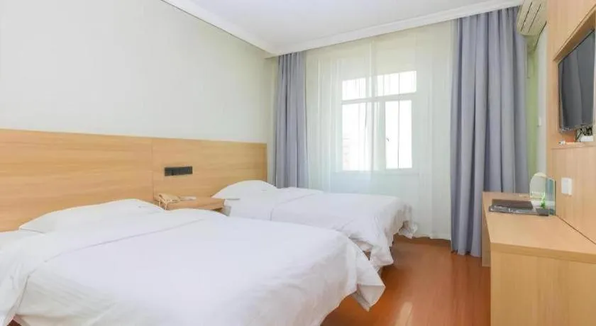 Bed in GreenTree Inn Chongqing Longhu Times Tianjie Xietaizi Metro Station