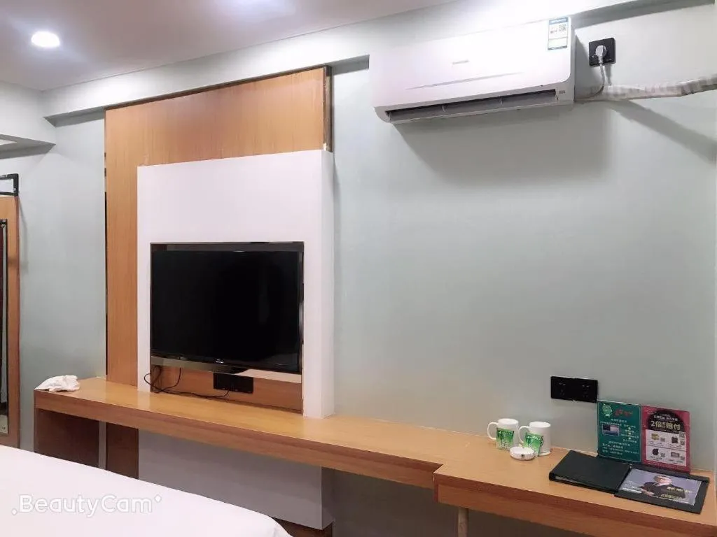 GreenTree Inn Chongqing Longhu Times Tianjie Xietaizi Metro Station