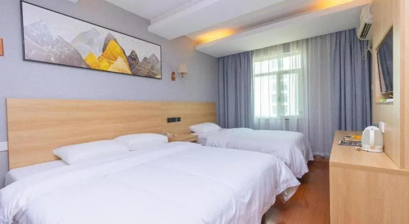 Bed in GreenTree Inn Chongqing Longhu Times Tianjie Xietaizi Metro Station
