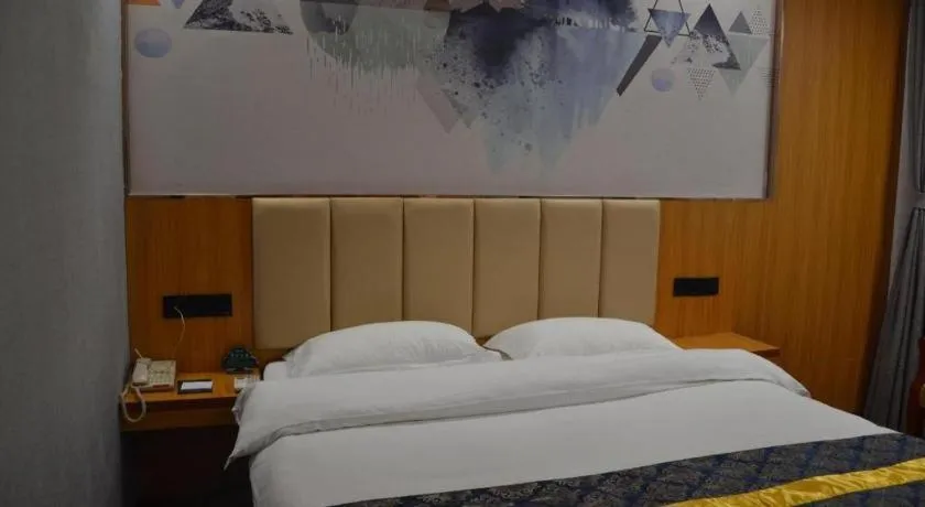 Bed in GreenTree Inn Chongqing Longhu Times Tianjie Xietaizi Metro Station