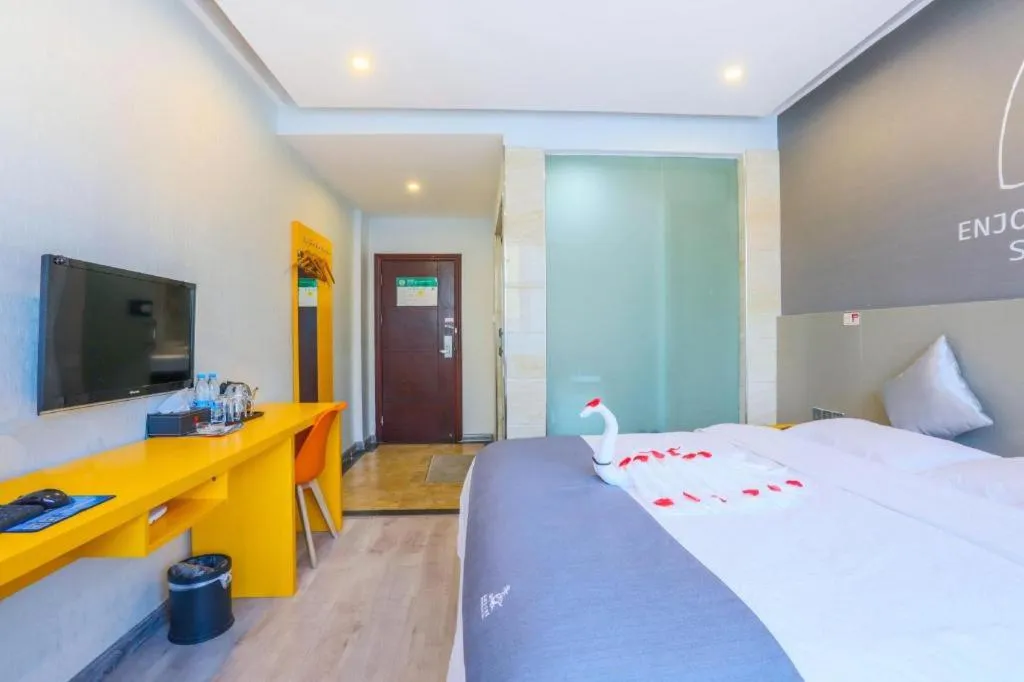 Bed in Shell Ganzhou Central Theme Hotel