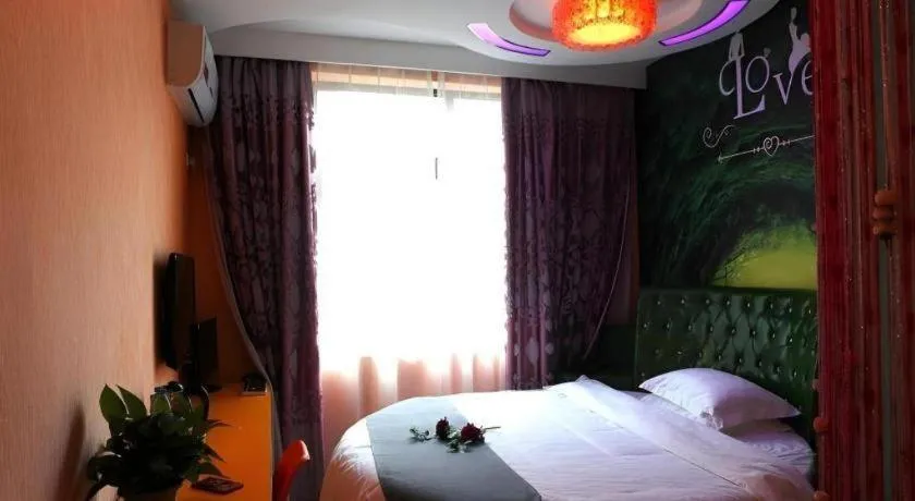 Bed in Shell Ganzhou Central Theme Hotel