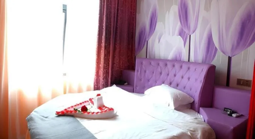 Bed in Shell Ganzhou Central Theme Hotel