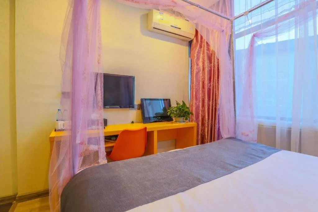 Bed in Shell Ganzhou Central Theme Hotel