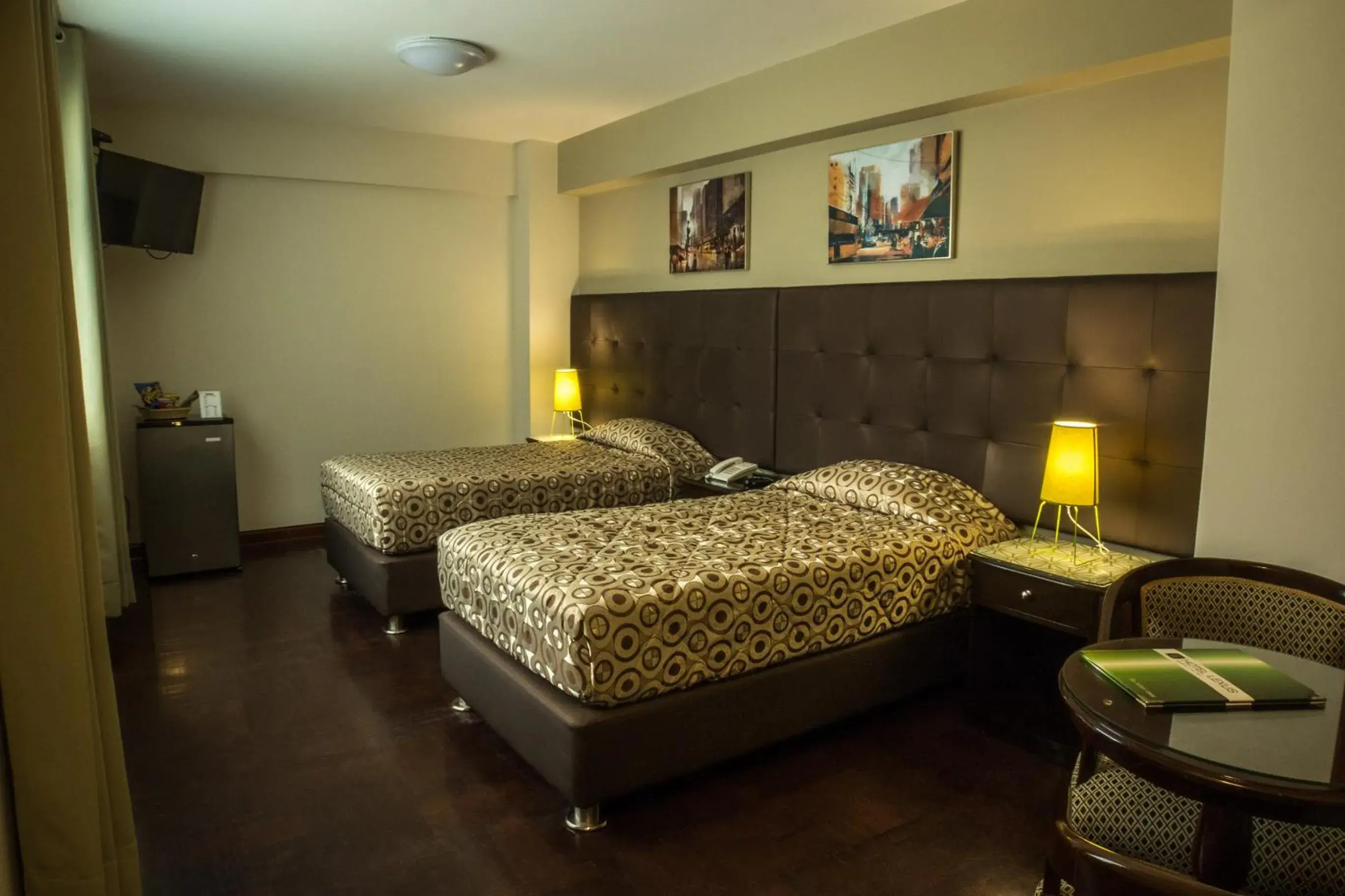 Twin Room in Hotel Lexus Twin Room in Hotel Lexus