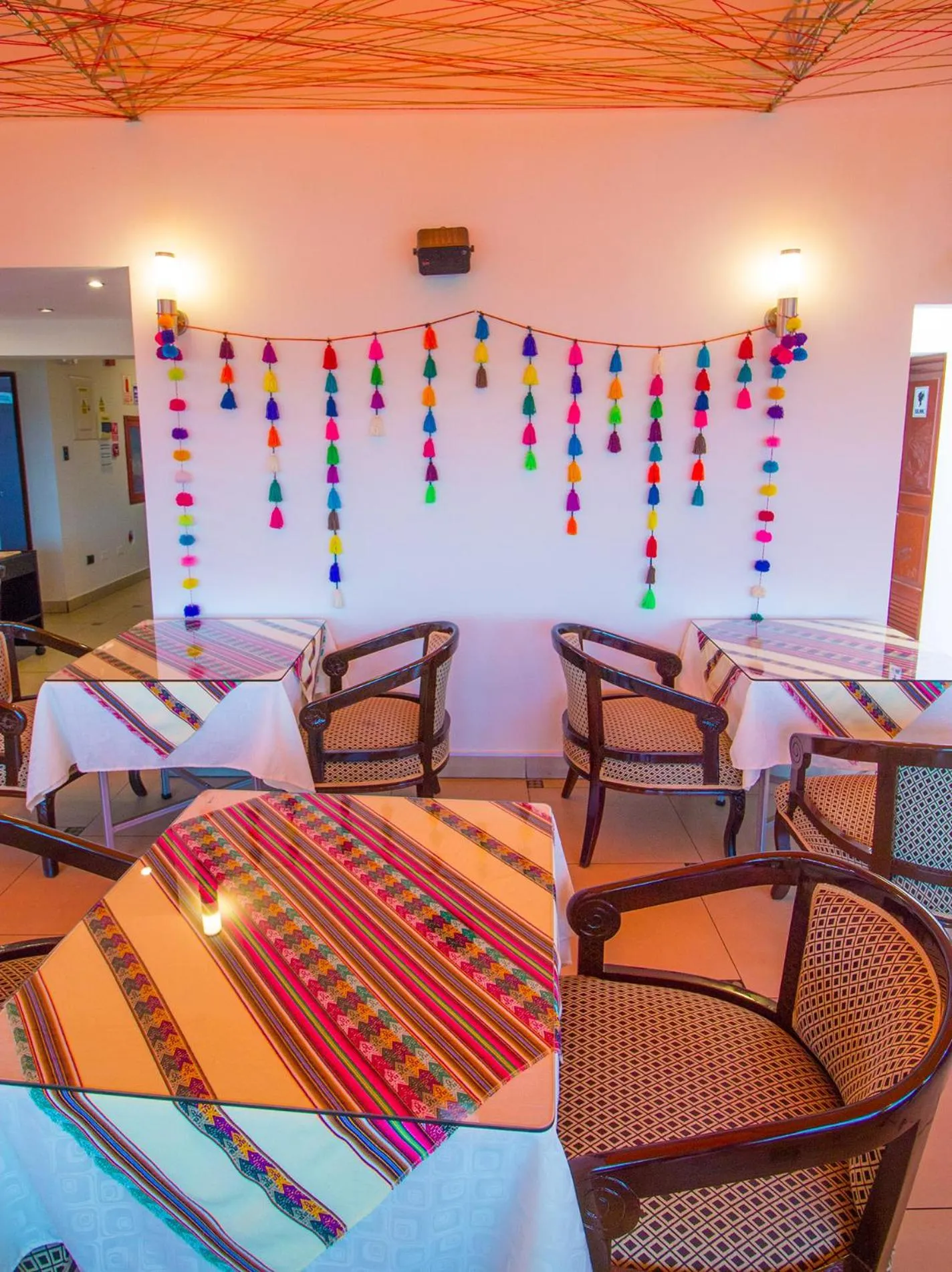 Restaurant/places to eat in Hotel Lexus